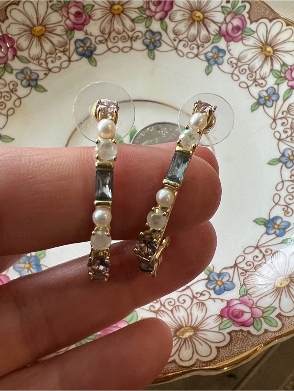 Kendra Scott Gold Tone Hoops/Huggie Earrings